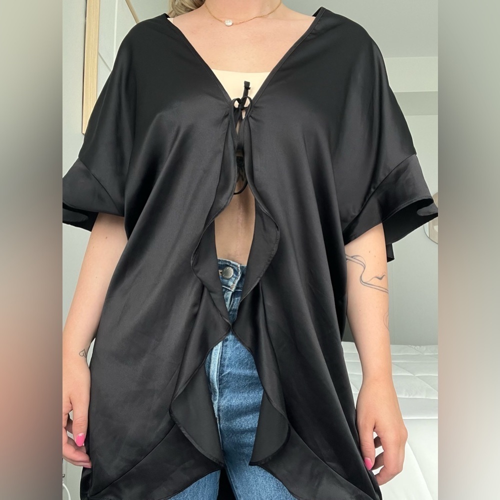VS satin kimono
